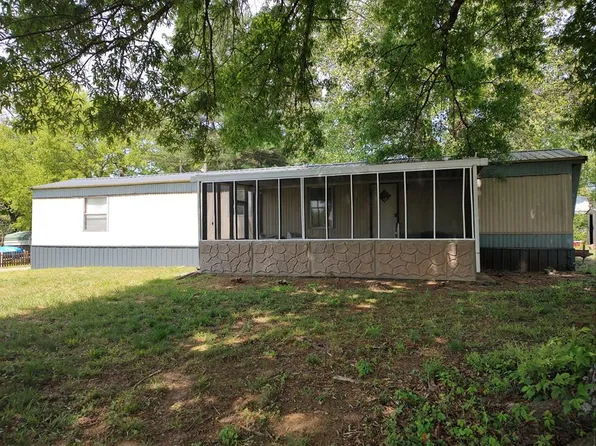 440 Mansard Island Dr, Springville, TN 38256