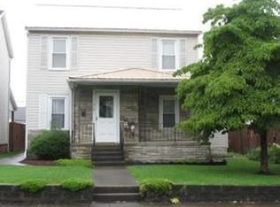 319 E 9th St, Belle, WV 25015