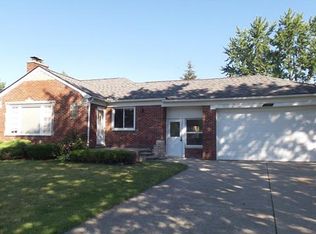 22265 Marine Ave, Eastpointe, MI