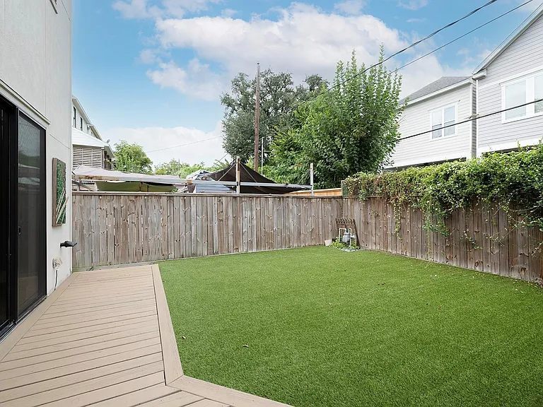 823 Aurora St — Photo 23