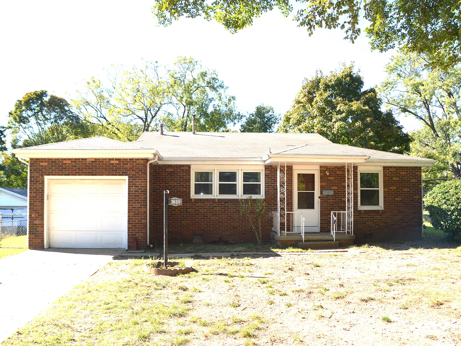 3 bed, 1272 sqft, $1,295 — Photo 1