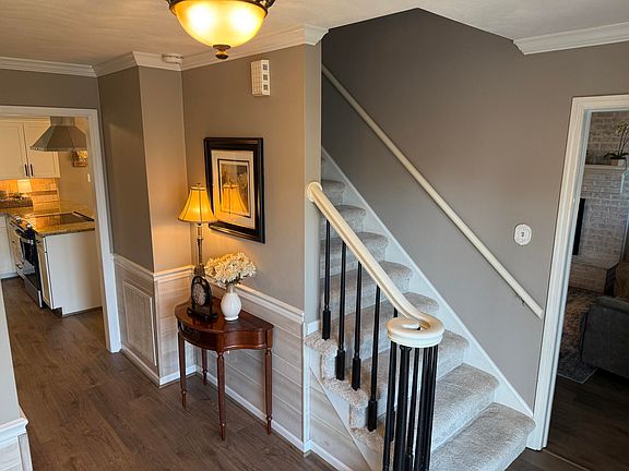 3rd image of 704 Joan Cir