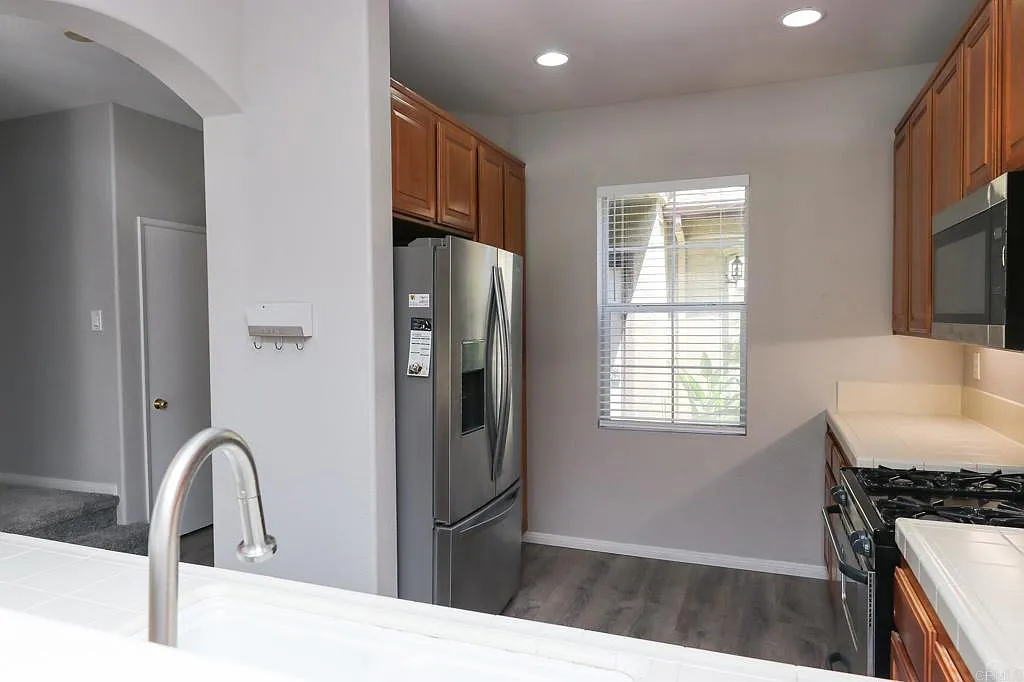 3 bed, 1525 sqft, $3,495 — Photo 4
