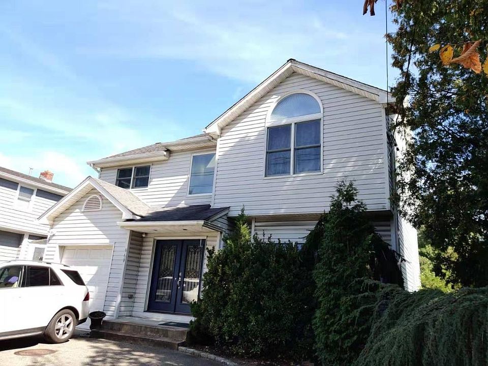 1st image of 960 Glen Cove Ave