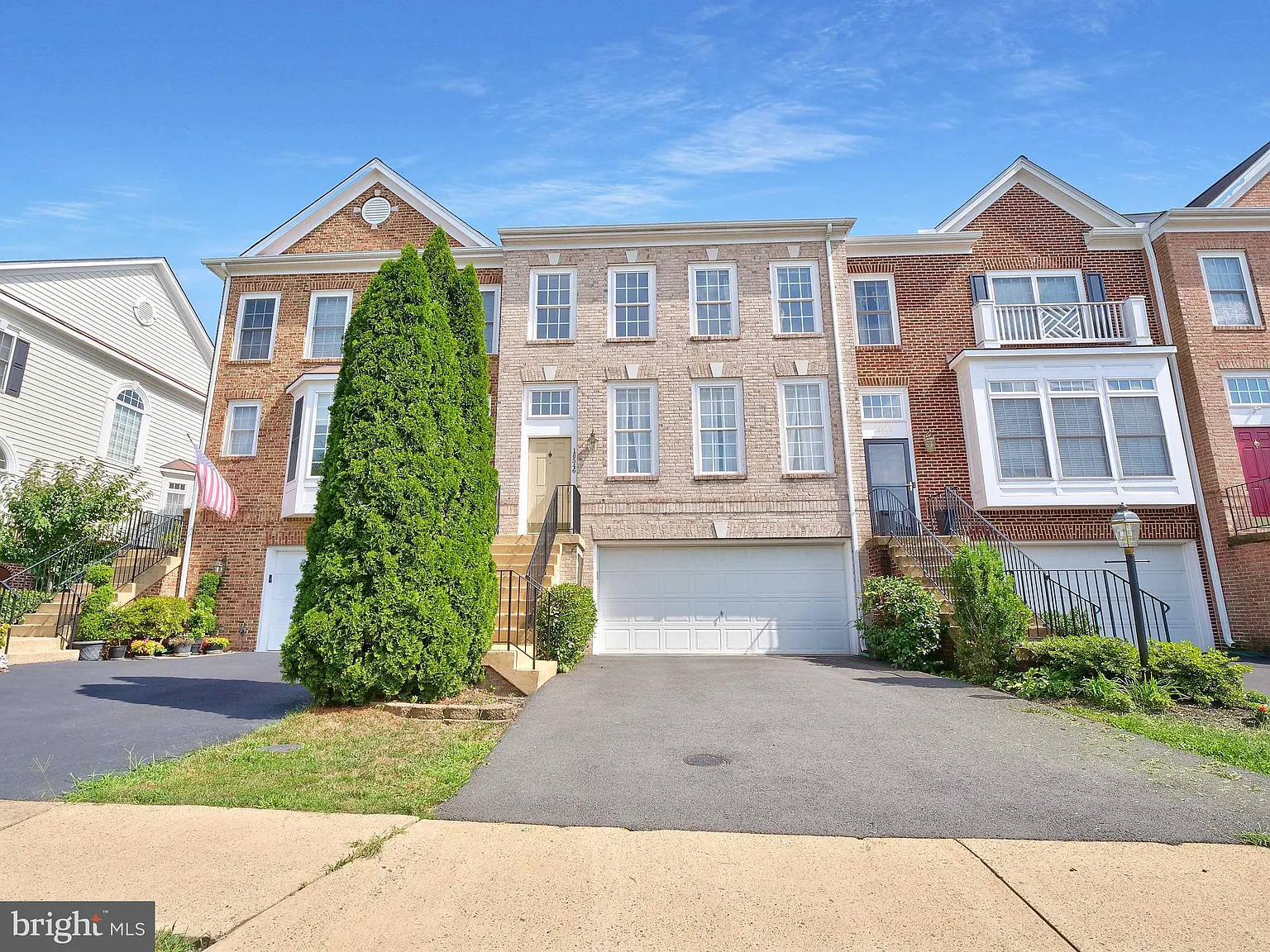 18546 Pineview Sq photo 1