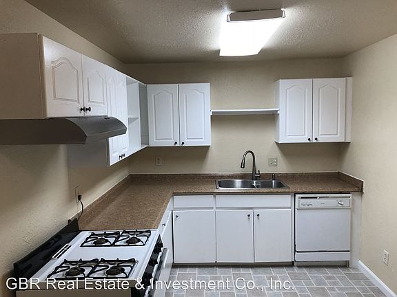 4th image of 2328 Laramie Ln