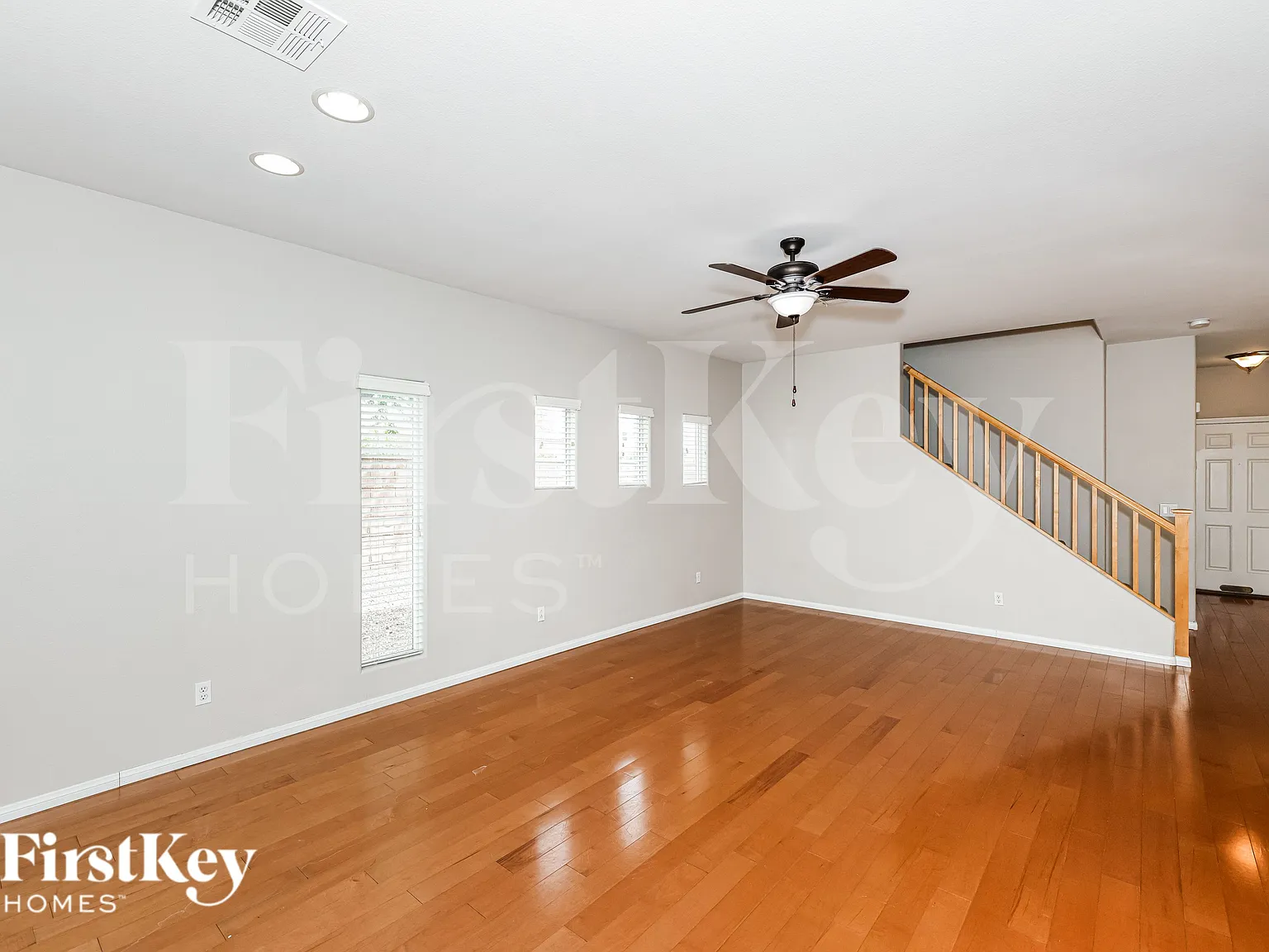 3 bed, 3.0 bath, 2102 sqft, $2,150 — Photo 4