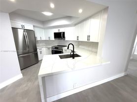6767 Collins Ave