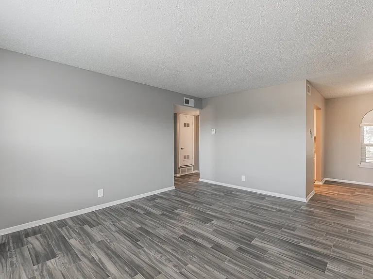 Davis Park Apartments — Photo 20