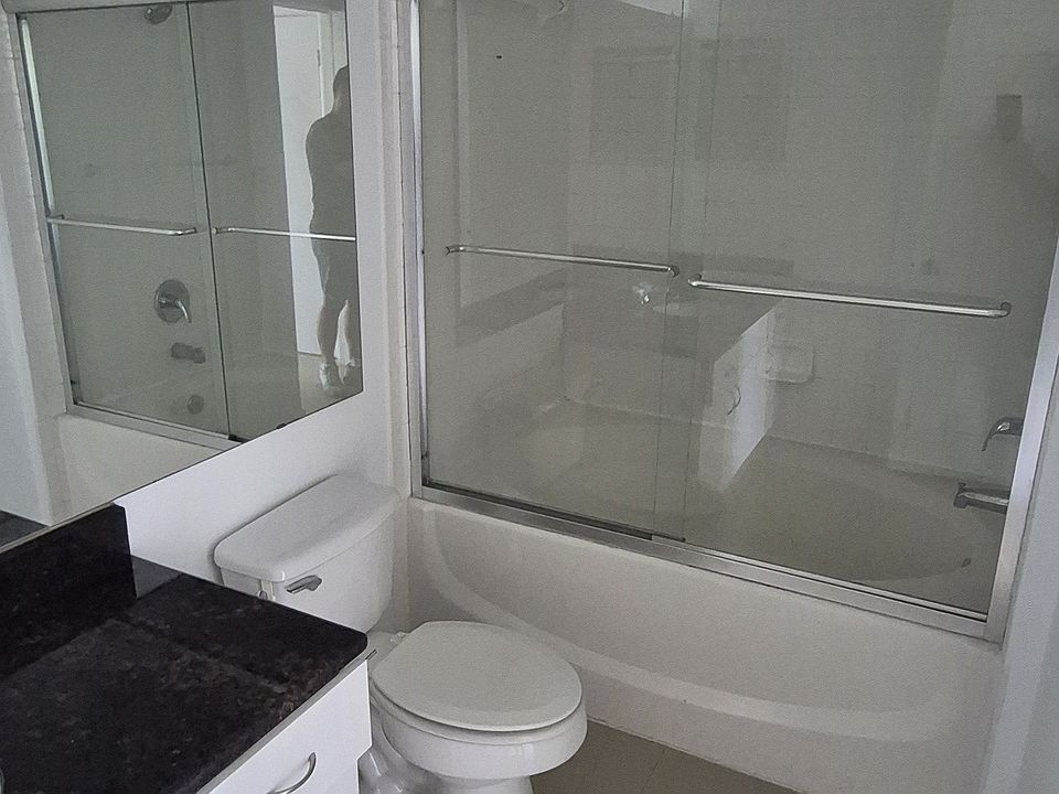 1st image of 5542 Metrowest Blvd Unit 107