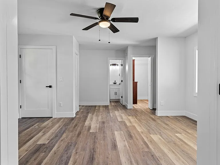 1561 Maravilla Ave — Photo 13
