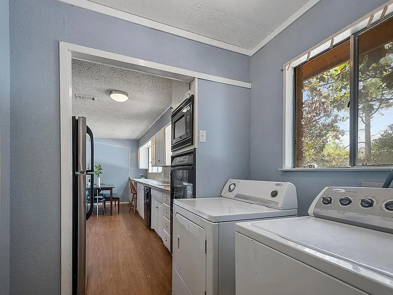 1600 Cindy Ct — Photo 30