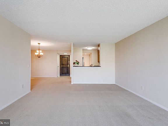 5th image of 6101 Edsall Rd APT 1210A
