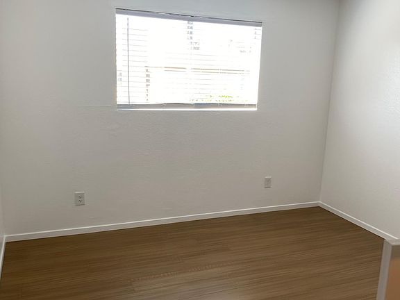 3rd image of 1485 Elder Ave #32