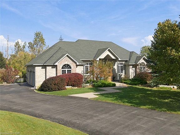 2nd image of 14 Gavin Dr