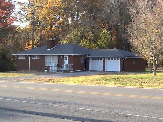2nd image of 3229 Valley View Dr