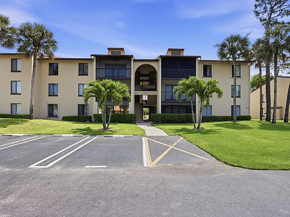 3rd image of 627 Sea Pine Way #D1