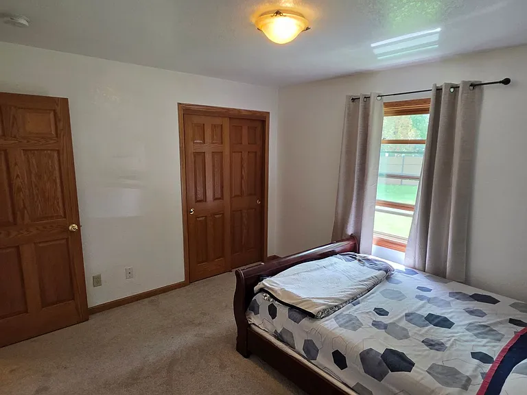 5345 S 43rd St — Photo 16
