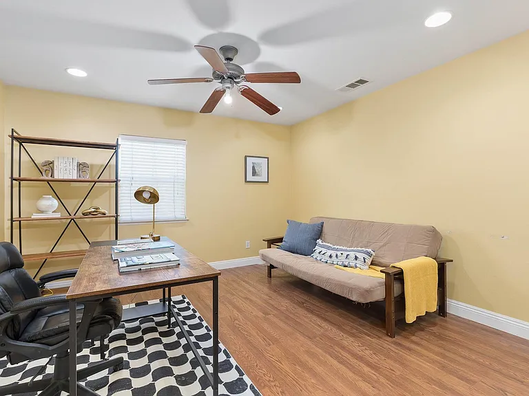 7597 Freestone Ct — Photo 20