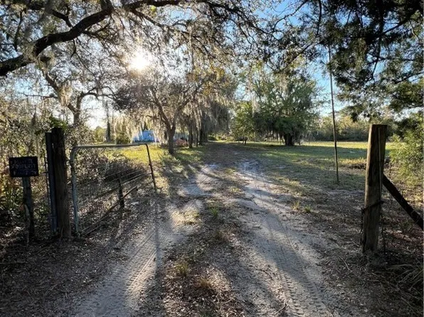 208 Henscratch Rd, Lake Placid, FL 33852