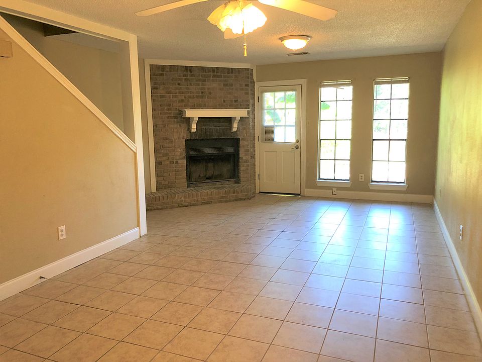 1st image of 2625 Kelli Dr APT B