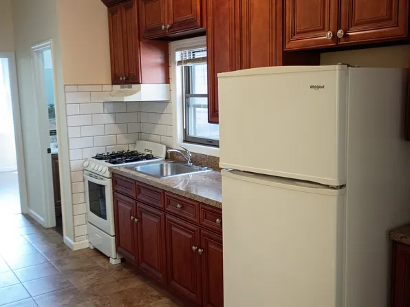 (undisclosed Address), Ridgewood, NY 11385