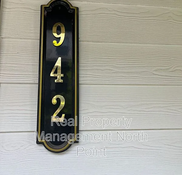942 Catamaran Ct — Photo 1