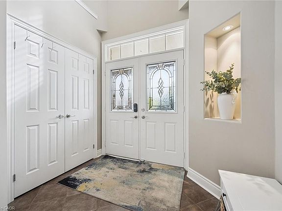 5th image of 517 Topper Woods Cres