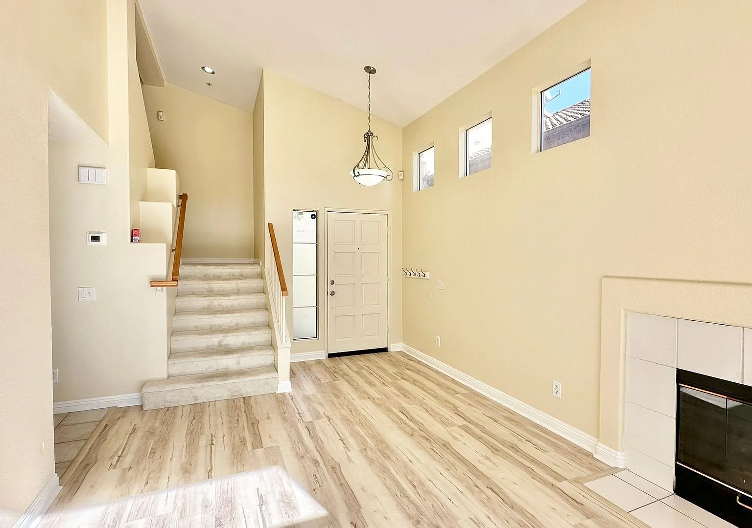 Lovely Two-Story Home in The Heights Overlooking San Luis Rey Community of Bonsall! — Photo 2