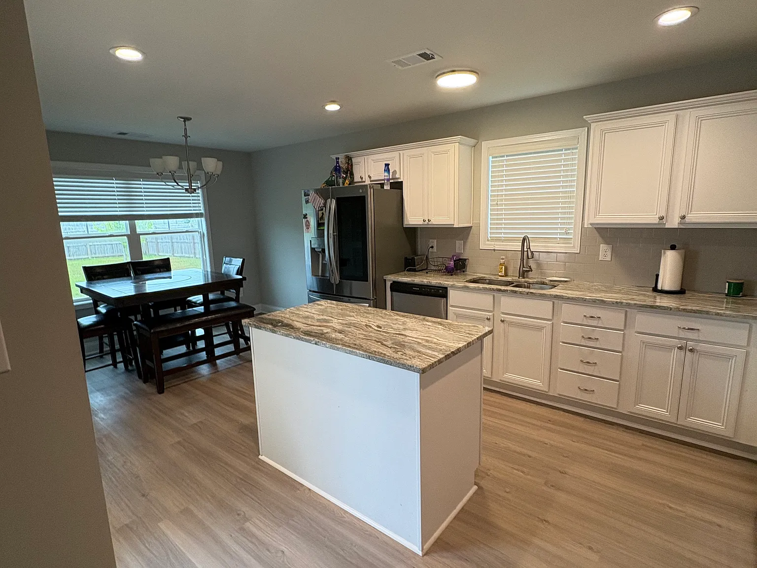 3 bed, 1472 sqft, $2,500 — Photo 2