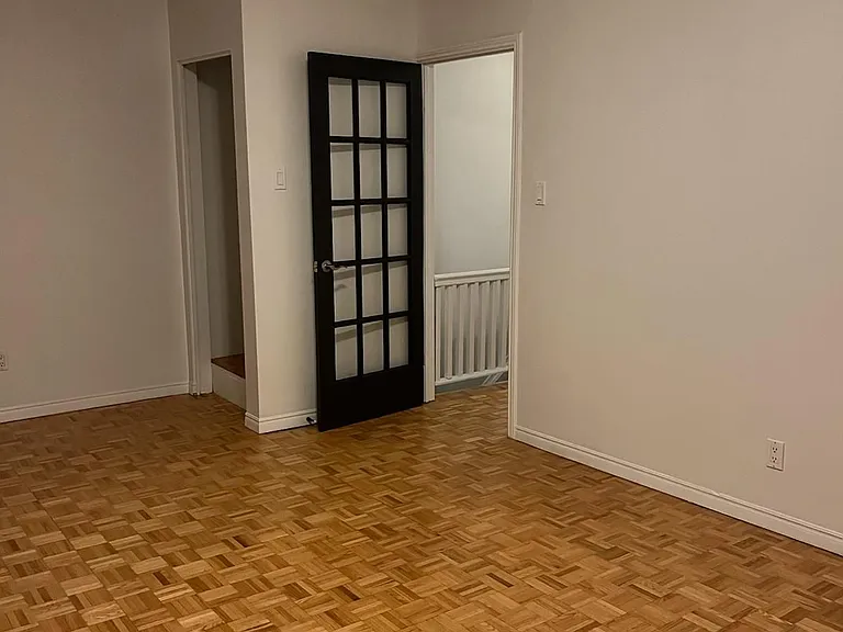 133 Spadina Ave #2 — Photo 13