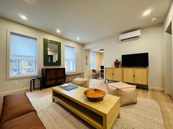 165 4th St #2A, Troy, NY 12180