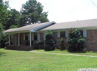 104 N Cahill Rd, Albertville, AL 35950