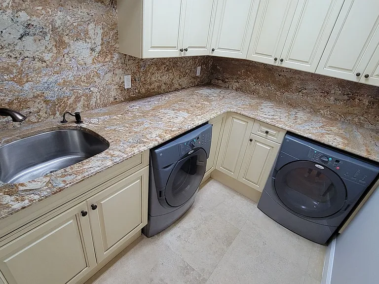 9928 Chardonnay Dr — Photo 26