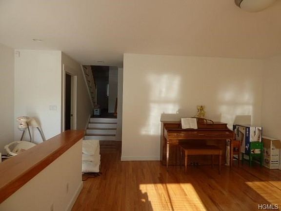 3rd image of 141 Main St APT A