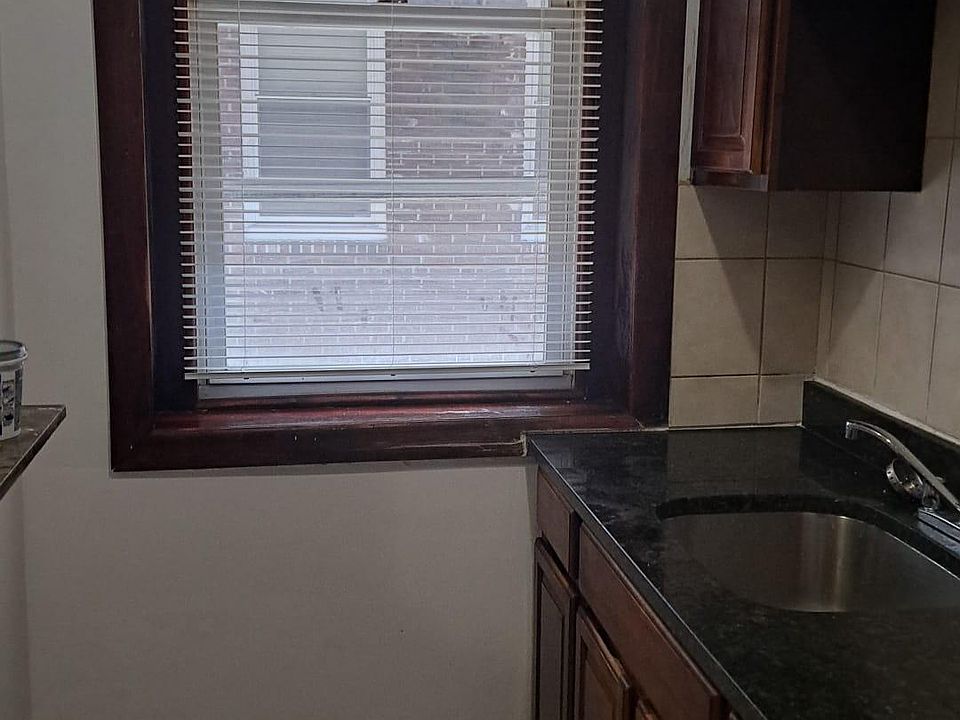1st image of 5851 N Camac St #3