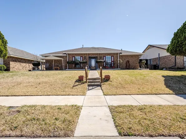 1718 Brighton Dr, Carrollton, TX 75007