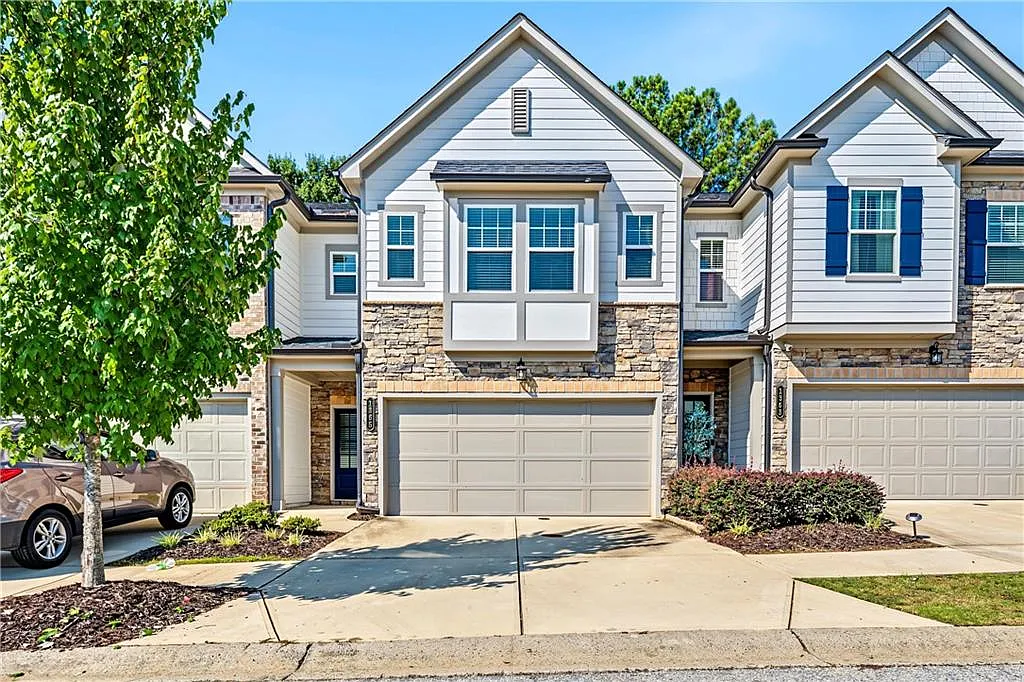 3 bed, 2.5 bath, 1772 sqft, $2,350 — Photo 1
