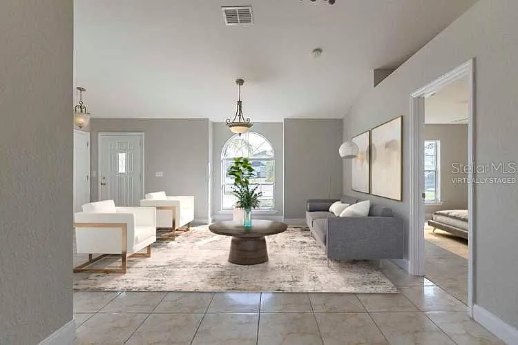 3 bed, 2.0 bath, 1613 sqft, $2,200 — Photo 2