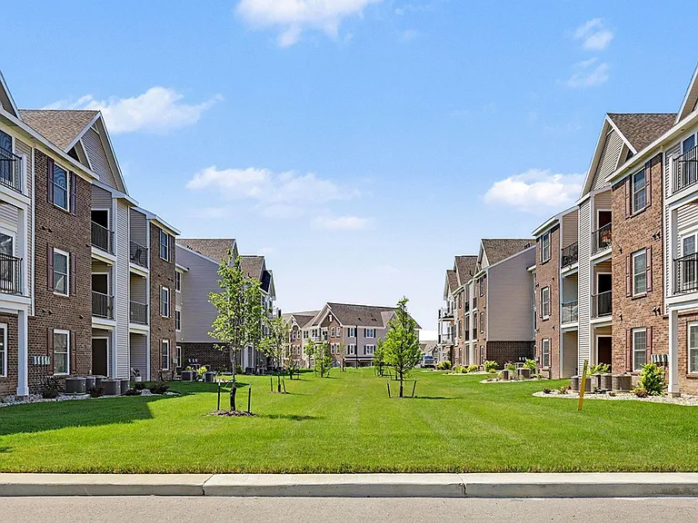 Meadowbrooke Apartment Homes — Photo 139