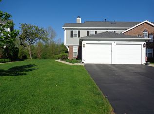 27W422 Melrose Ln #2601, Winfield, IL 60190
