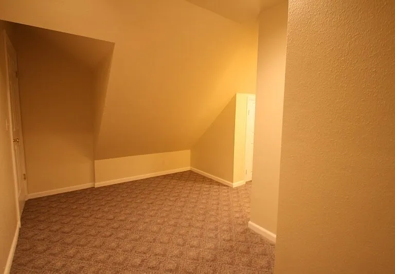 2443 N Bartlett Ave — Photo 6