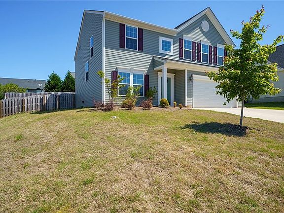 3rd image of 213 Picketts Mill Dr
