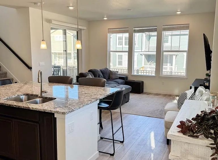 17934 Galapagos St — Photo 5