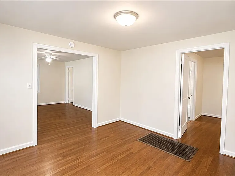1360 Cunningham Rd SW — Photo 9