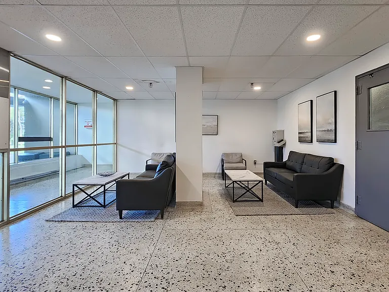 675 Martin Grove Rd — Photo 32