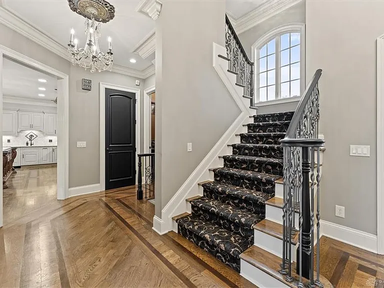 9020 Whisperinghill Dr — Photo 18