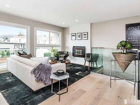 2nd image of 360 Roosevelt Way
