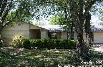 5th image of 330 Shin Oak Dr