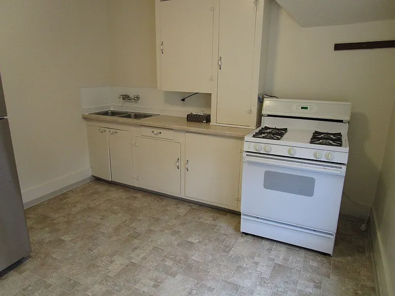 Rockefeller Avenue, 3431 — Photo 10